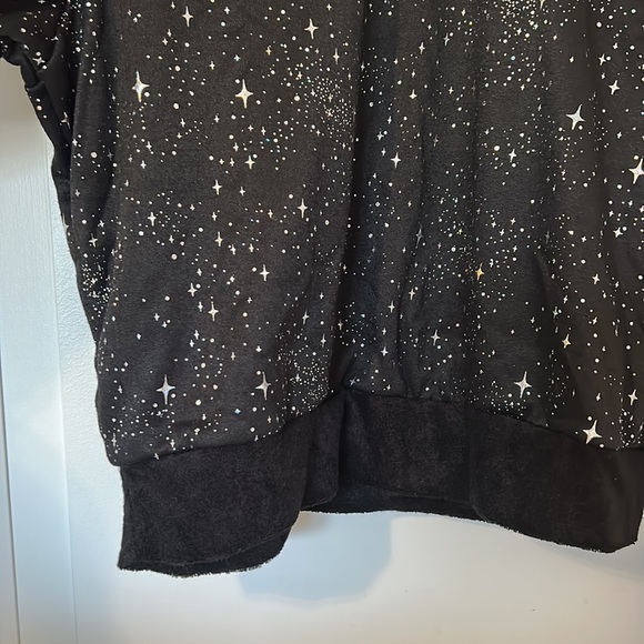 Noli Celestial Sweatshirt, tags still on, size L - Picture 3 of 7
